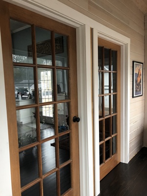Hermitage School - double doors. Hermitage School - double doors.