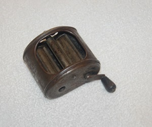 Unloaded stropper, lid removed
